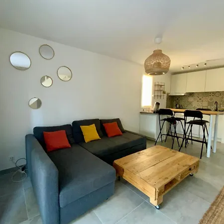 La Castriote - Maisonnette Pour 4 Personnes ! Villa Castries